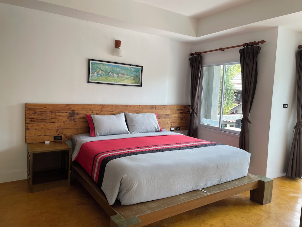 Deluxe Room, Pool View - Photo 3
