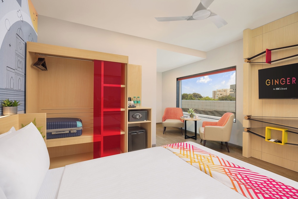 Luxe Queen Room photo 2