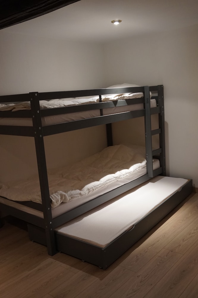 Family Quadruple Room, Multiple Beds, Non Smoking photo 3