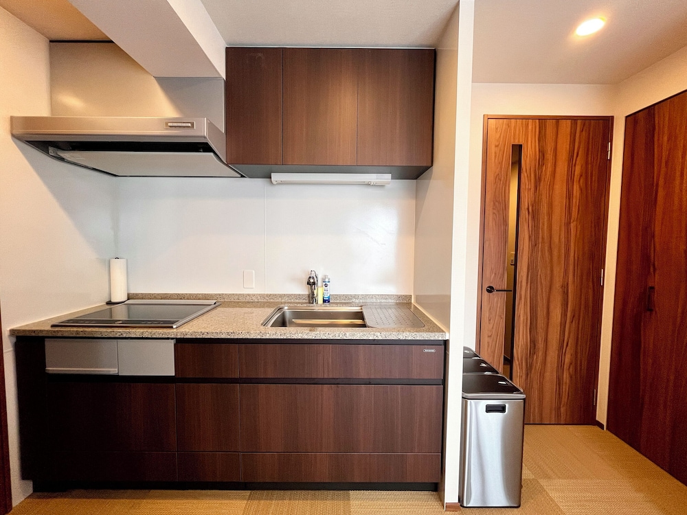 Family Premier with Roof Balcony (Up to 5 Guests) - Photo 3