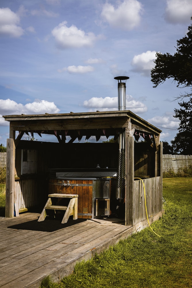 Luxury Tent, Multiple Beds, Non Smoking, Hot Tub photo 3