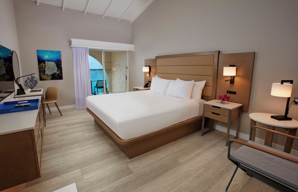 Deluxe Room, Ocean View - Photo 2