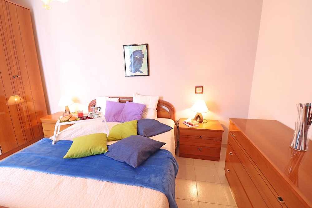 House, 2 Bedrooms, Balcony, City View