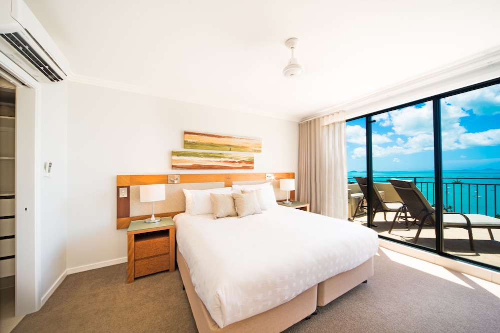 1 Bedroom Sub-penthouse photo 2