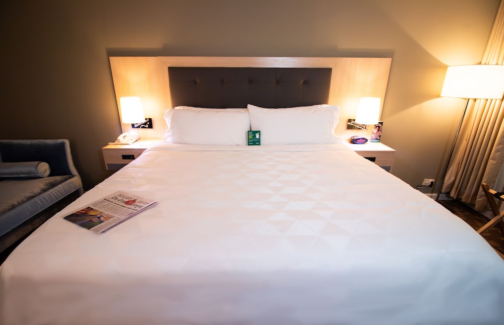 Suite, 1 King Bed (Additional Living Area) - Photo 3