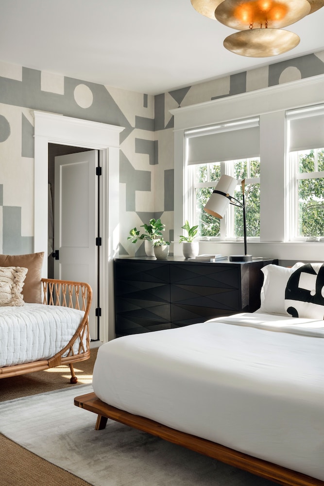 Luxury Single Room (Sunny Side Suite) photo 3