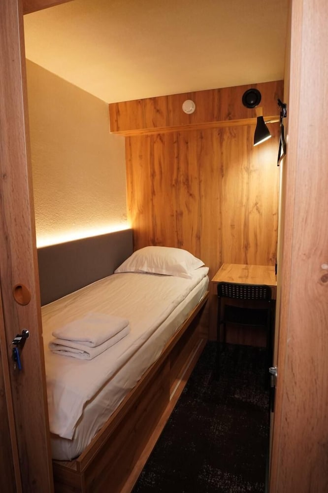 Basic Single Room photo 1