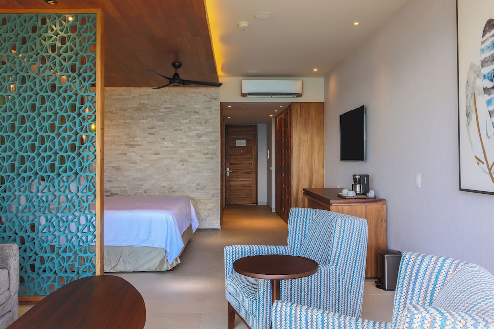 Platinum King Junior Suite - Photo 3