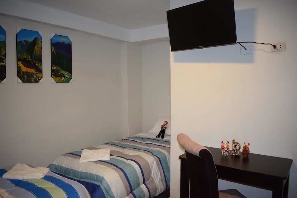 Family Triple Room, 1 Bedroom, Private Bathroom photo 2