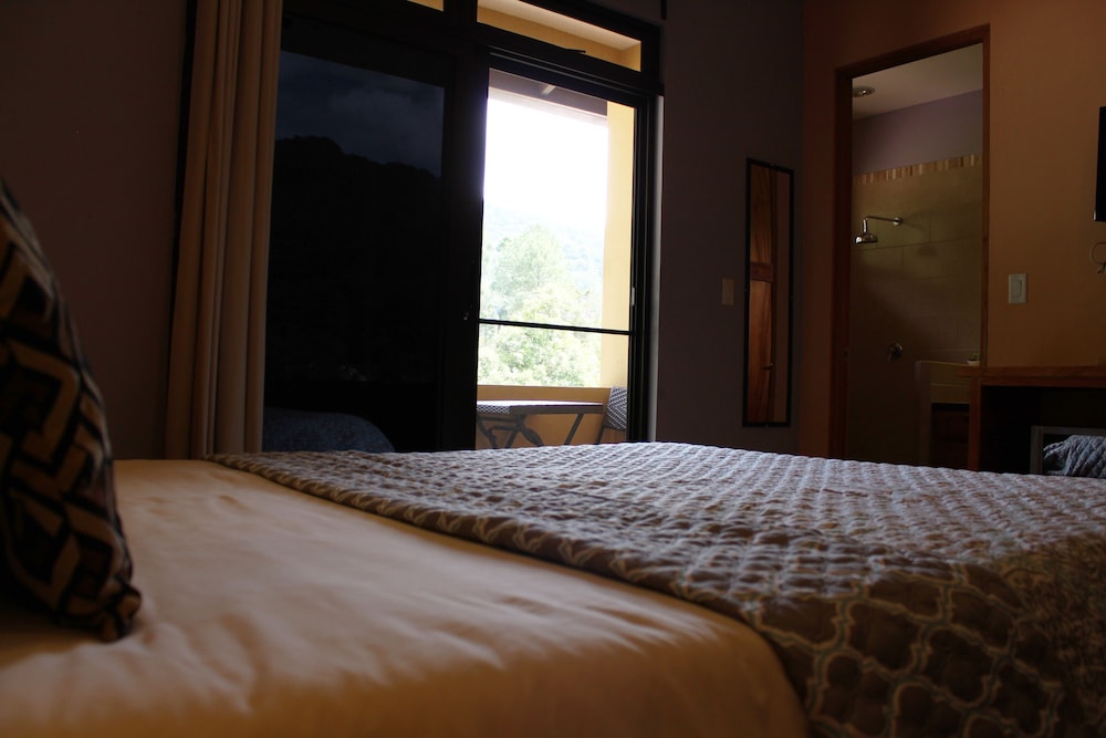 Room, 1 Queen Bed, Mountain View (Caldera) photo 2