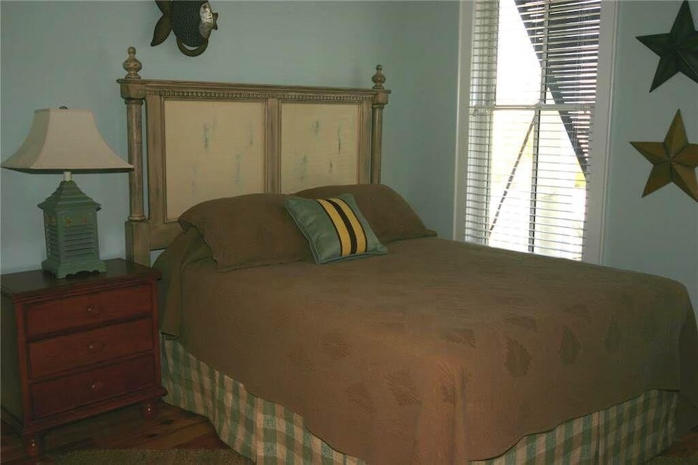House, Multiple Beds (Sweet Grass) photo 1