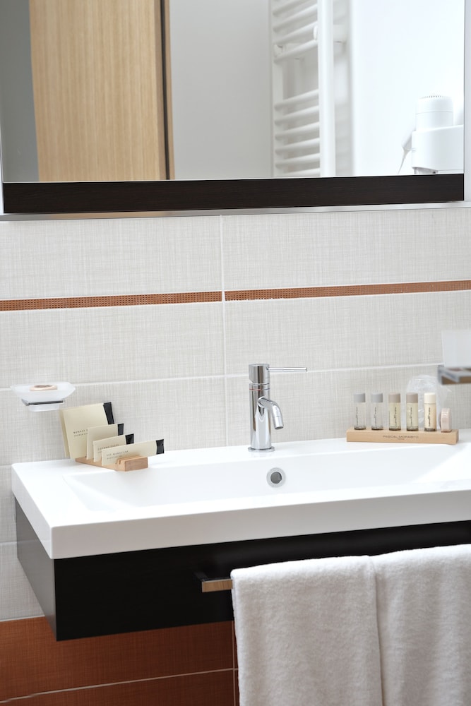 Classic Double or Twin Room - Photo 4