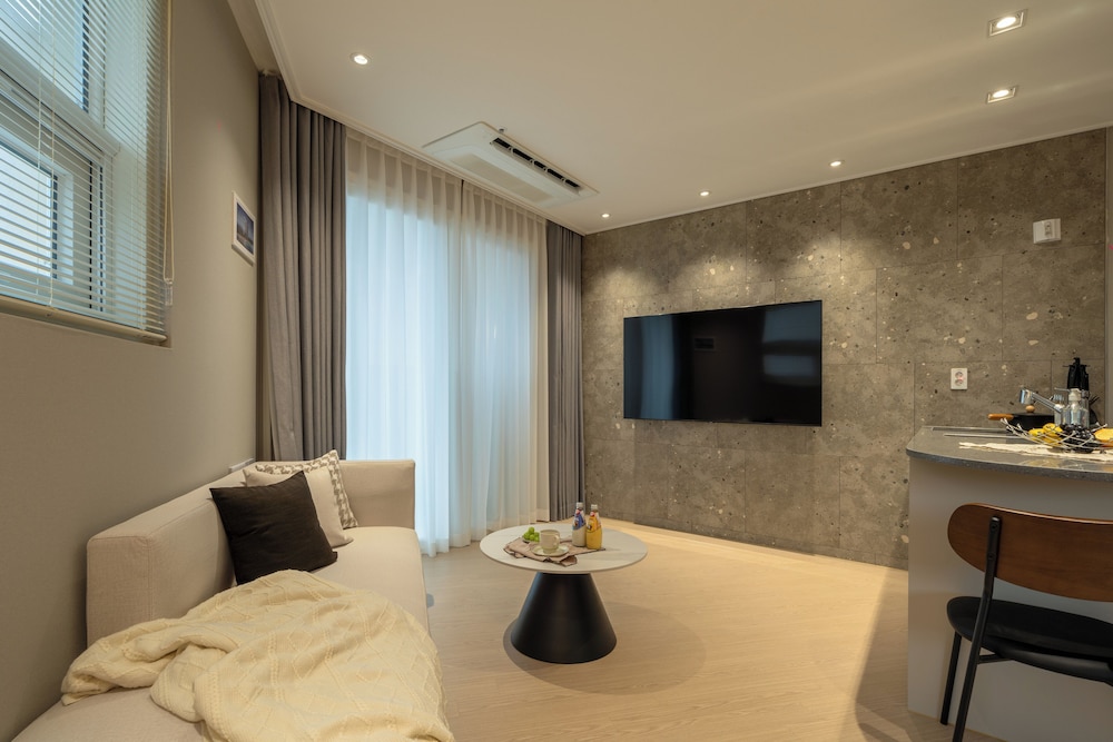 Family Two Room - Photo 17