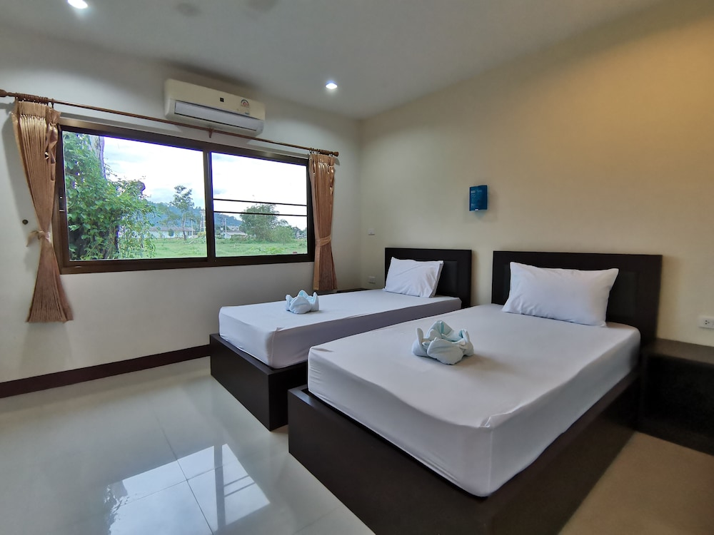 Standard Twin Room - Photo 1