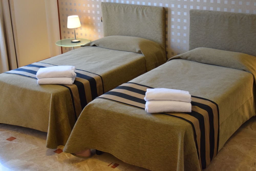 Standard Double or Twin Room photo 2