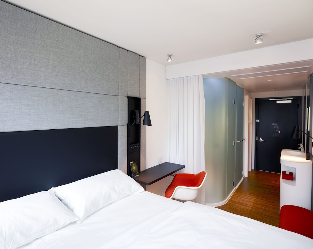 Room, 1 King Bed, City View
