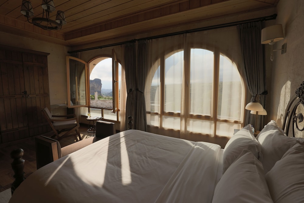 Chapelle King Room