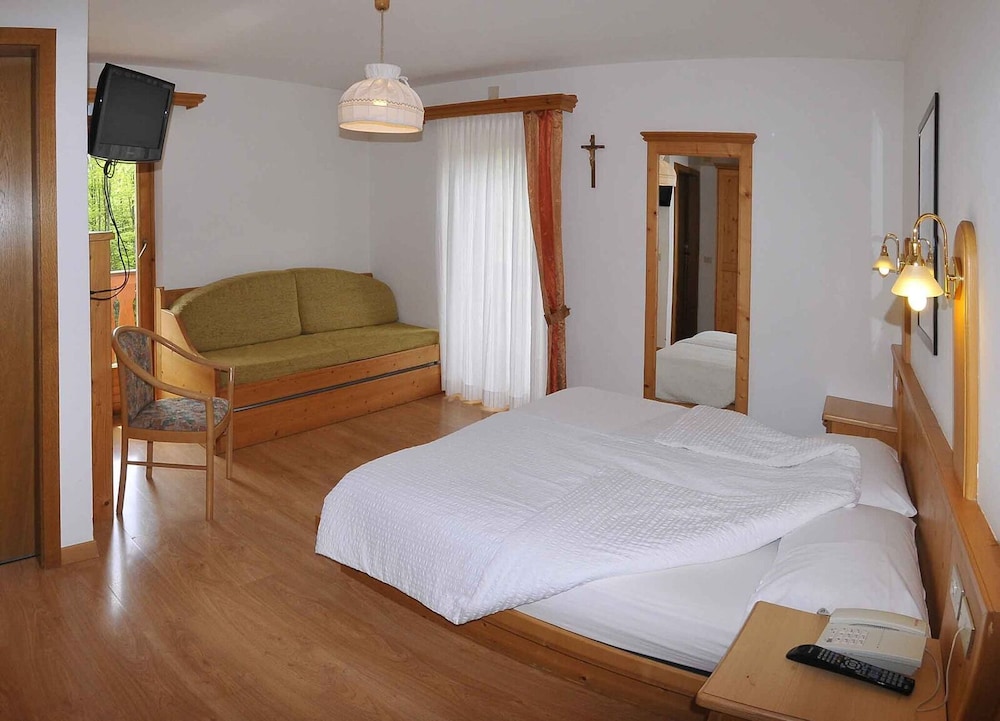 Double or Twin Room photo 3