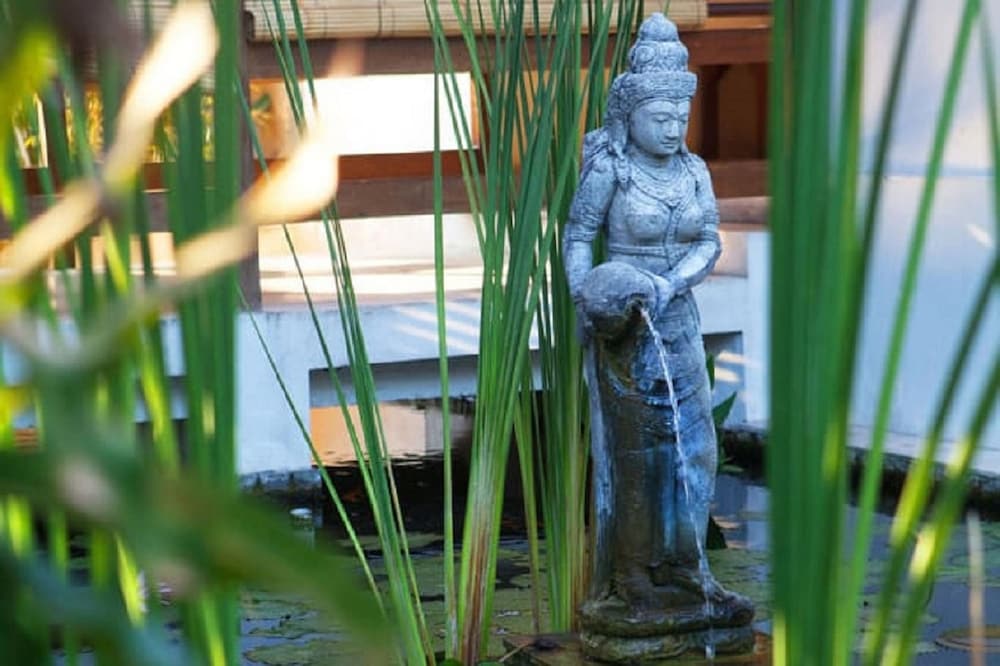Superior Bungalow - Photo 7