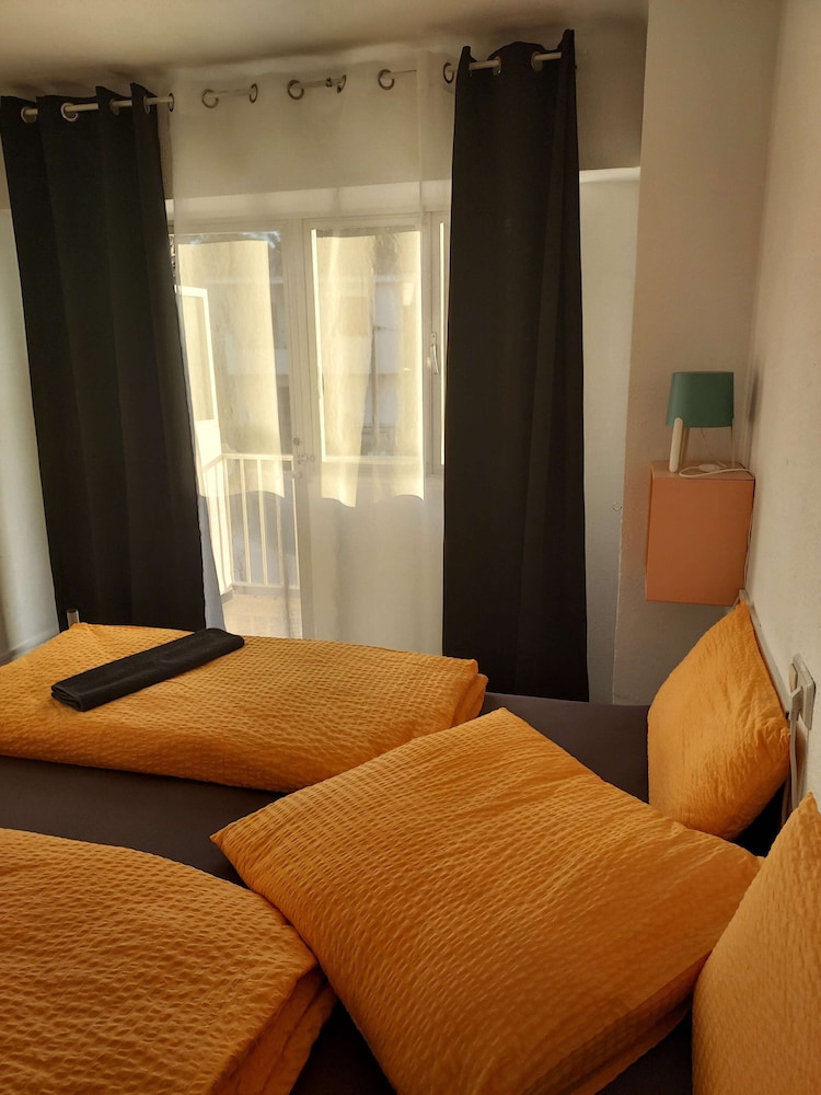 Basic Double or Twin Room, 2 Twin Beds, Pool View thumbnail 5