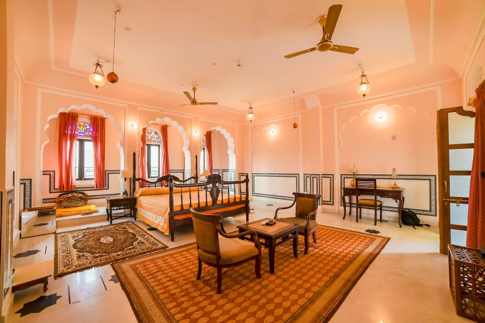Deluxe Suite