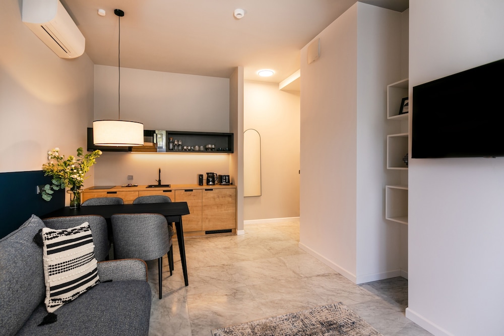 Premium Apartment (21, 31, 41)