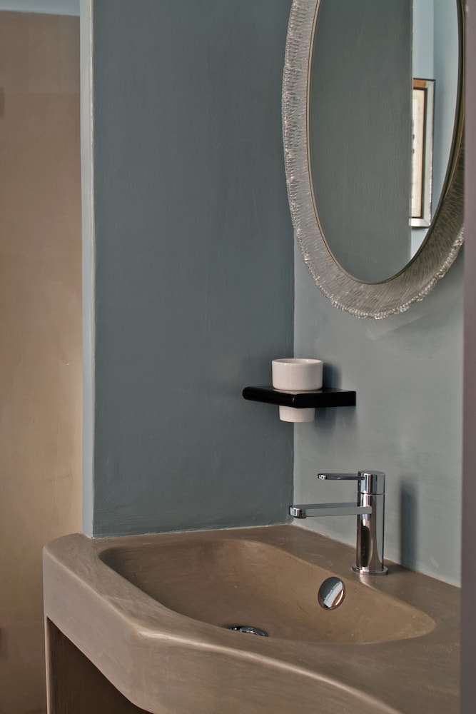 Superior Room, Bathtub photo 2
