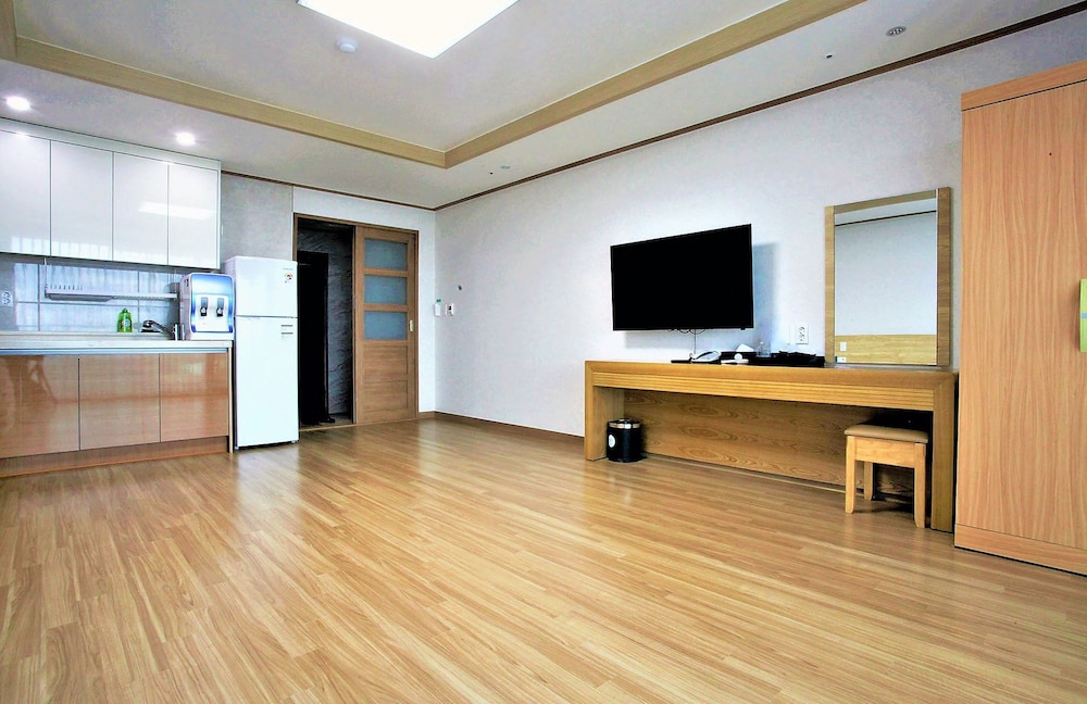 Traditional Room (Deluxe, Ocean View) photo 2