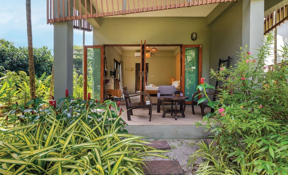 Mermaid Deluxe Villa with Garden View photo 2