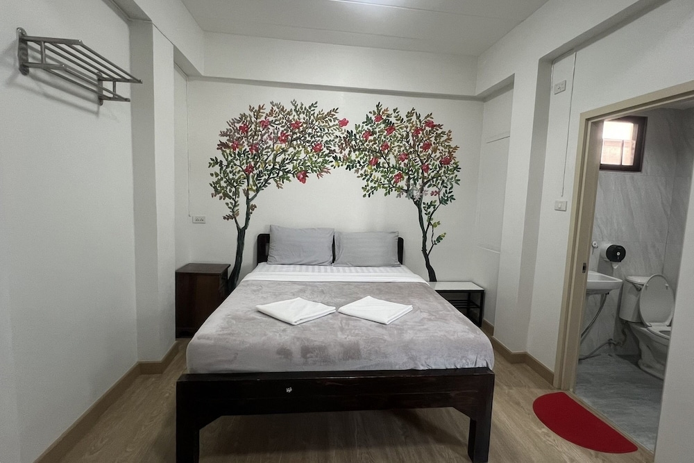 Standard Double Room - Photo 7