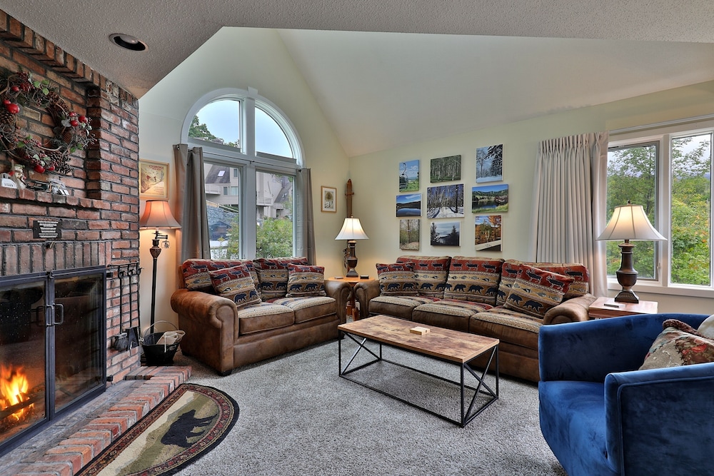Condo, 2 Bedrooms photo 1