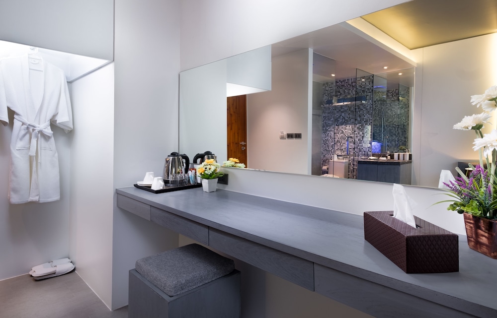 Deluxe Room, No Balcony photo 2
