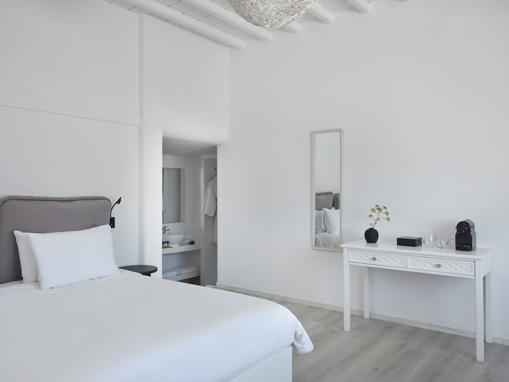 Superior Room, Sea View - Photo 7