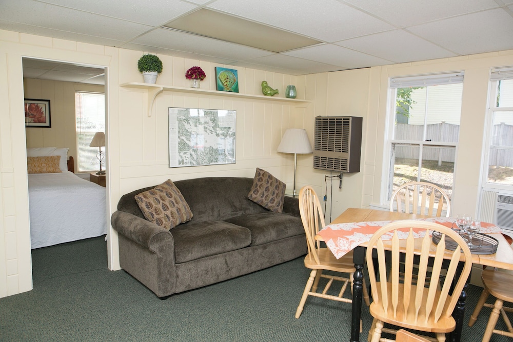 Two Bedroom Cottage - Two Double Beds