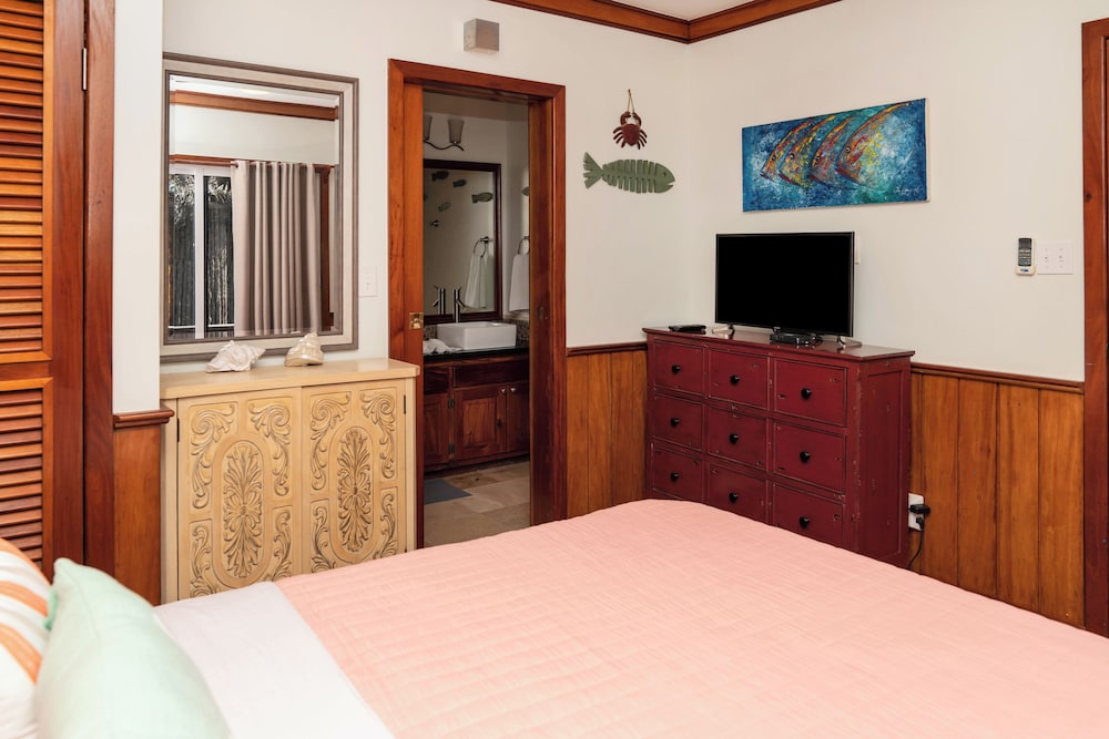 Luxury Double Room Single Use, 2 Bedrooms, Sea View, Beachfront photo 3