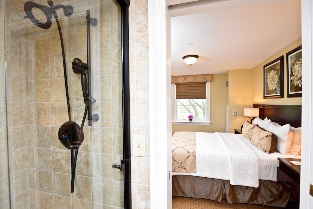 Suite, 1 Bedroom photo 2