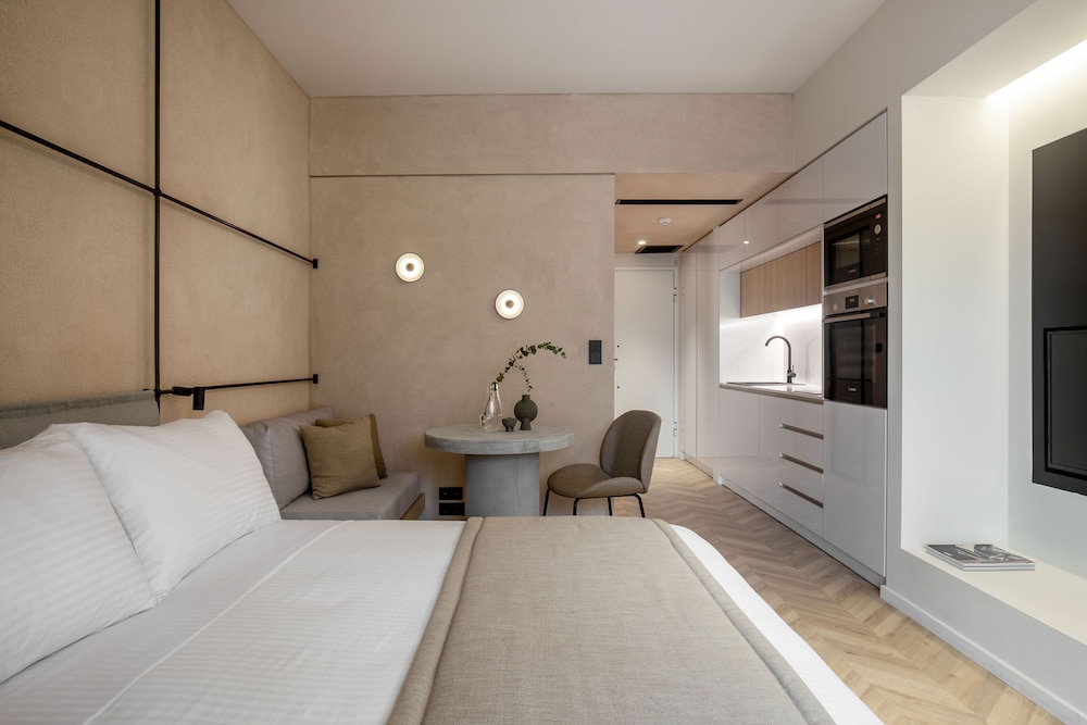 Deluxe Double Room, 1 Queen Bed photo 1