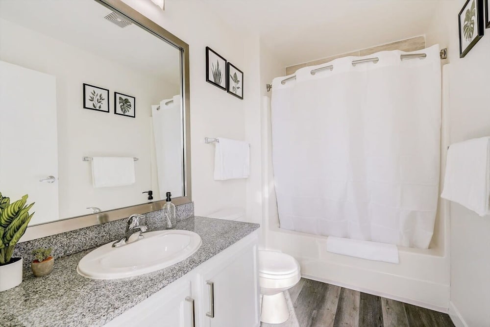 Cozysuites - 2BR With Direct Skybridge Access 5, Billede 62