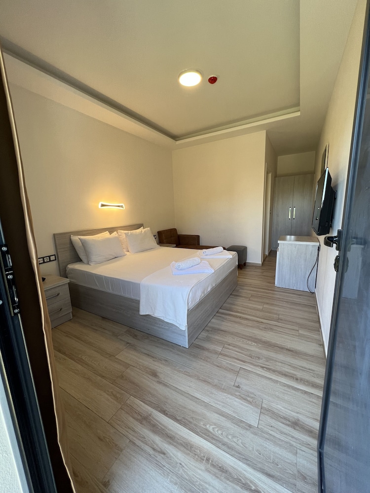 Economy Room, Garden View - Photo 1