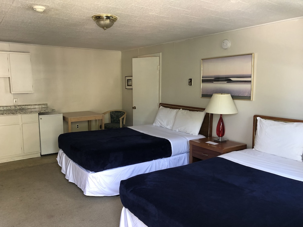 Standard 2 Double Bed Room, Non Smoking photo 1