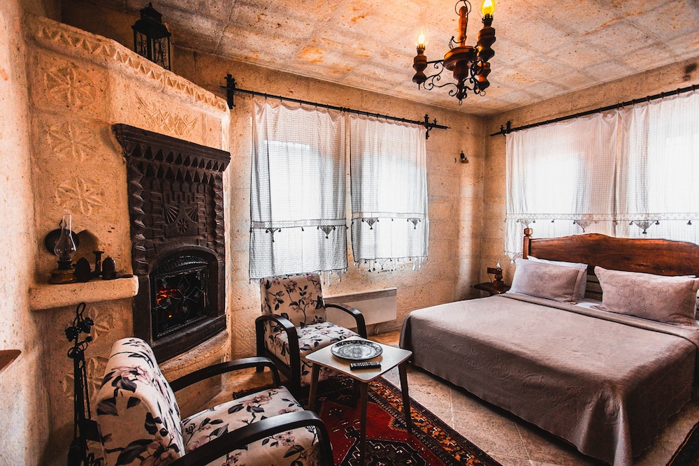 Deluxe Stone Room photo 1
