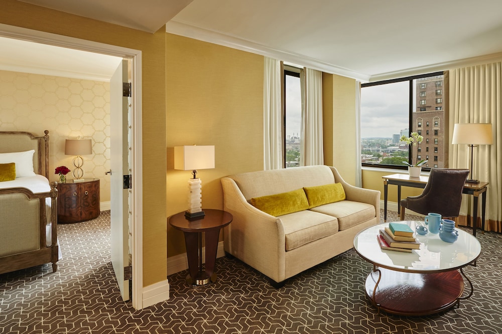 Executive Suite, City View