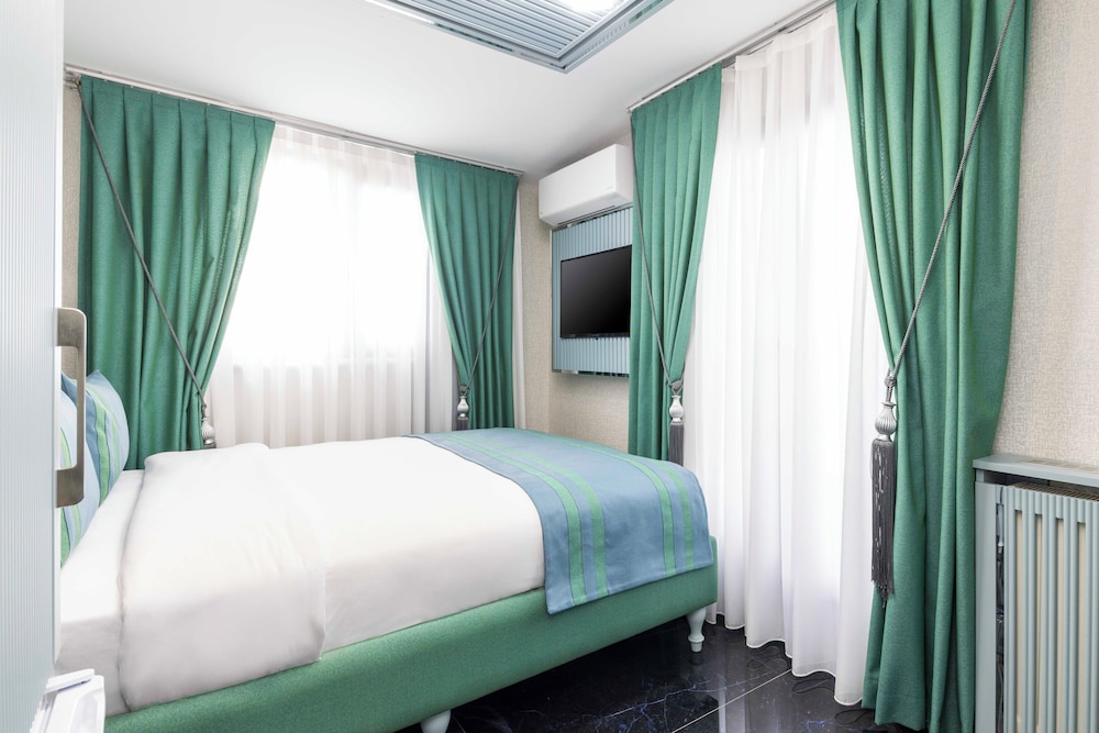 Standard Room, City View photo 1