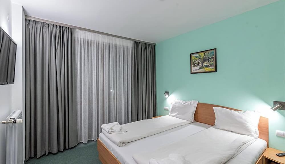 Economy Double Room photo 1