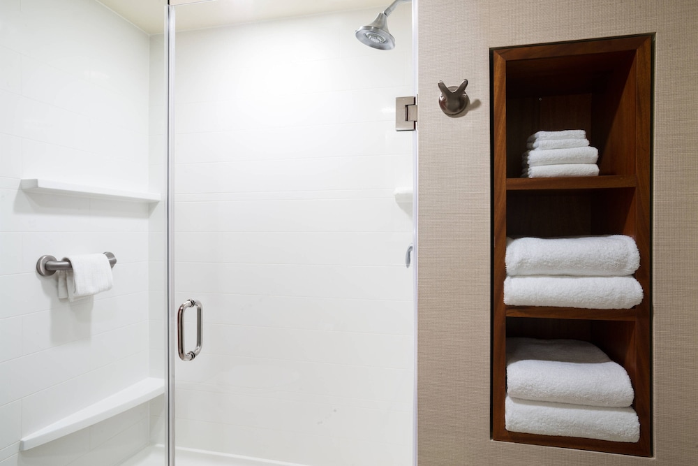 Suite, 1 Bedroom - Photo 5