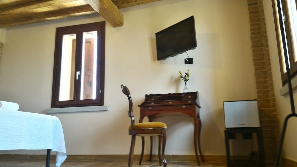 Deluxe Double Room, 1 Queen Bed photo 3