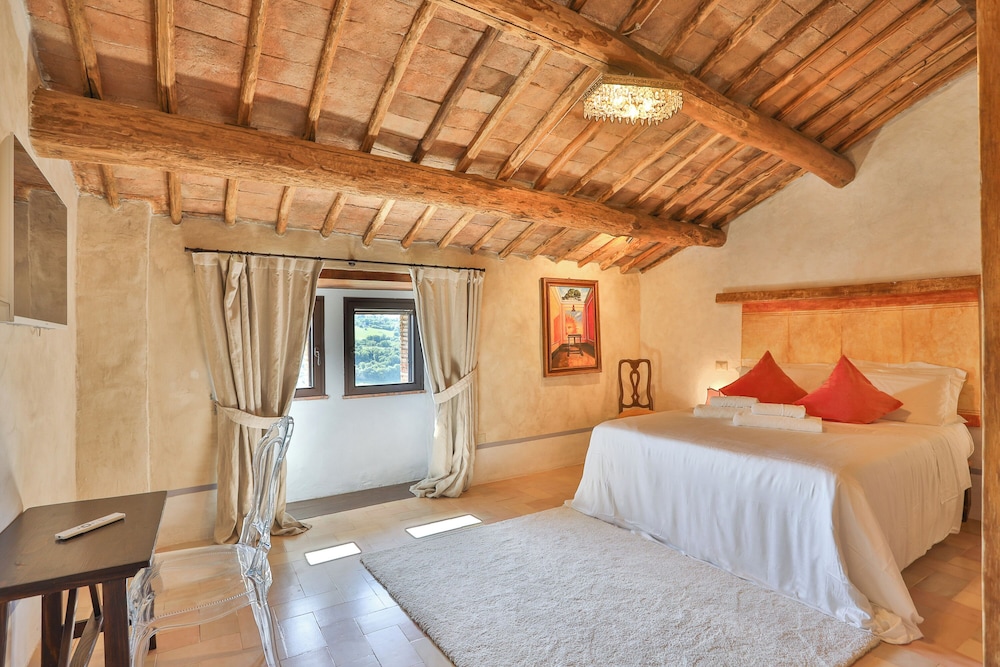 Deluxe Room - Photo 1