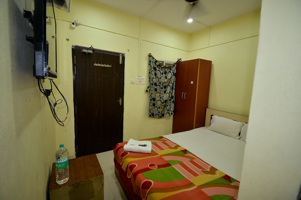 Deluxe Room - Photo 8