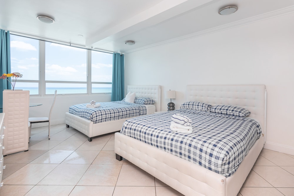 Deluxe Studio Suite