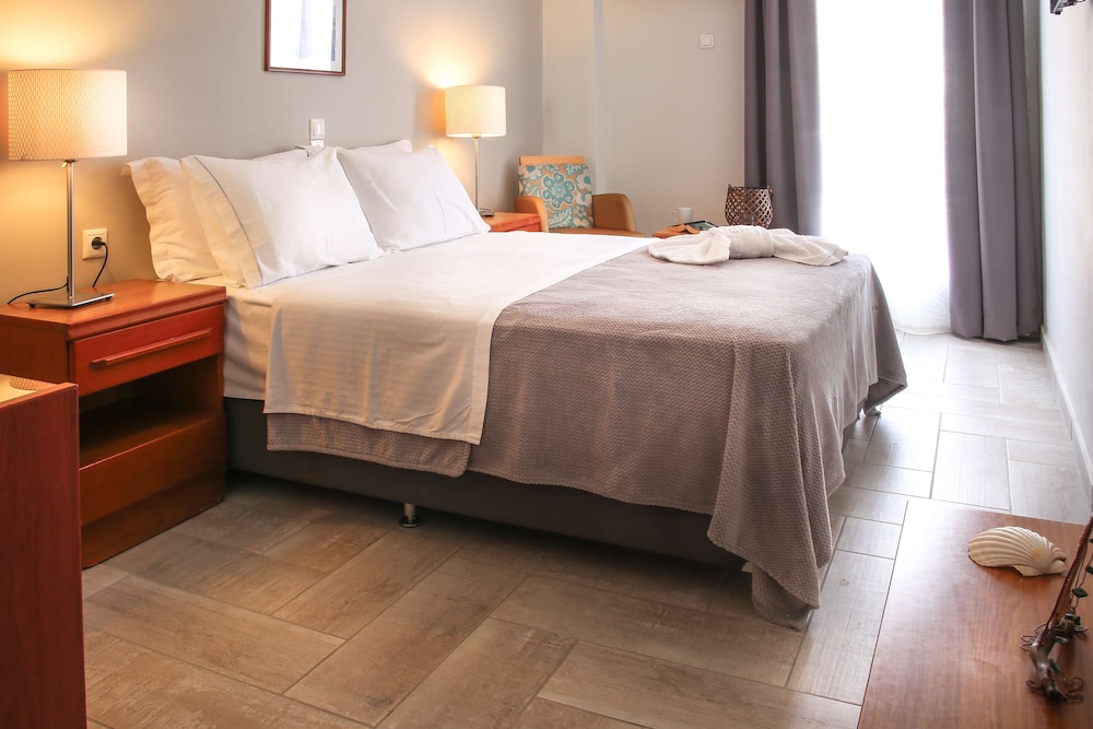 Family Room, Multiple Beds, Non Smoking, Sea View (with Sofabed) photo 1